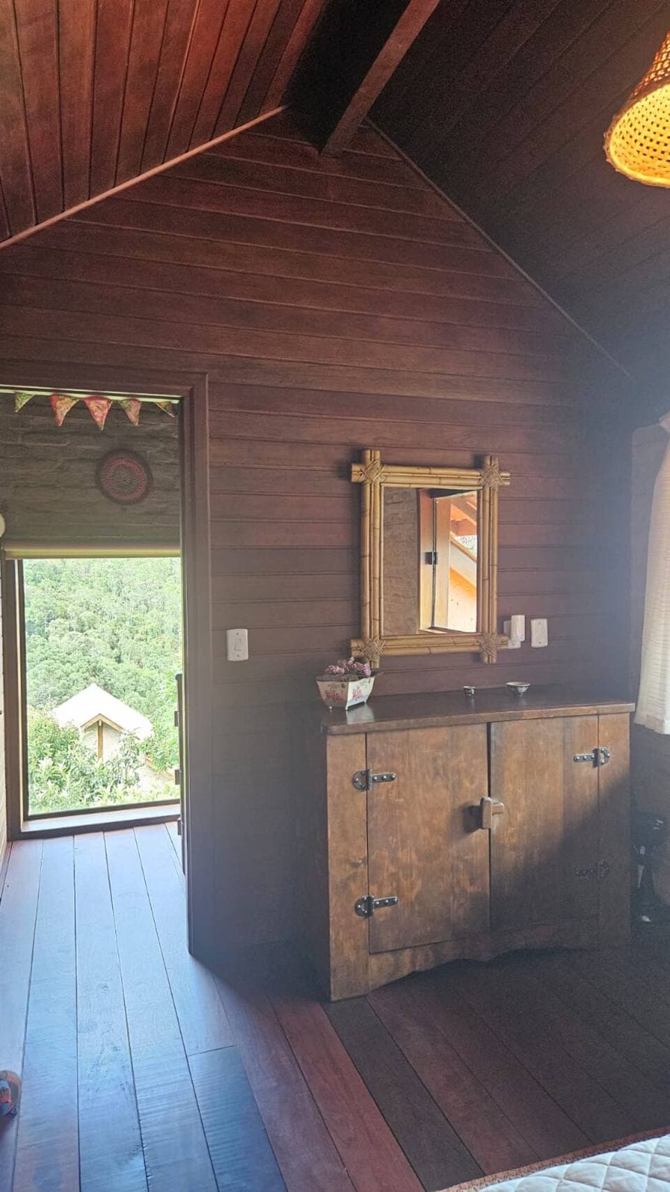 Chalé Jasmim — Lareira à alcool, 2 quartos e vista para montanhas 22