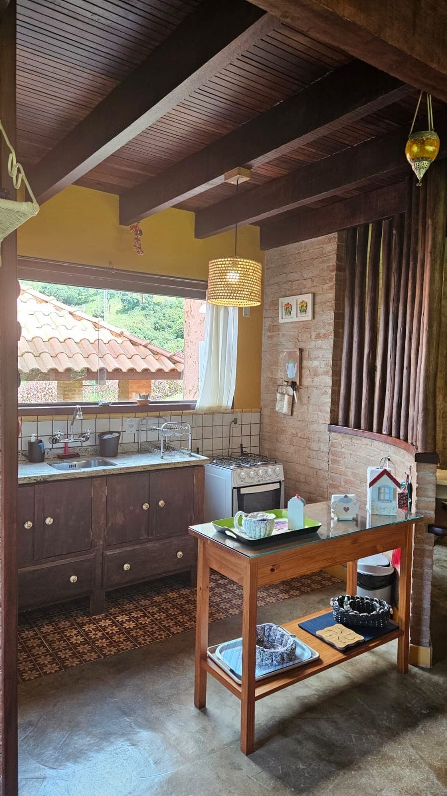 Chalé Jasmim — Lareira à alcool, 2 quartos e vista para montanhas 9