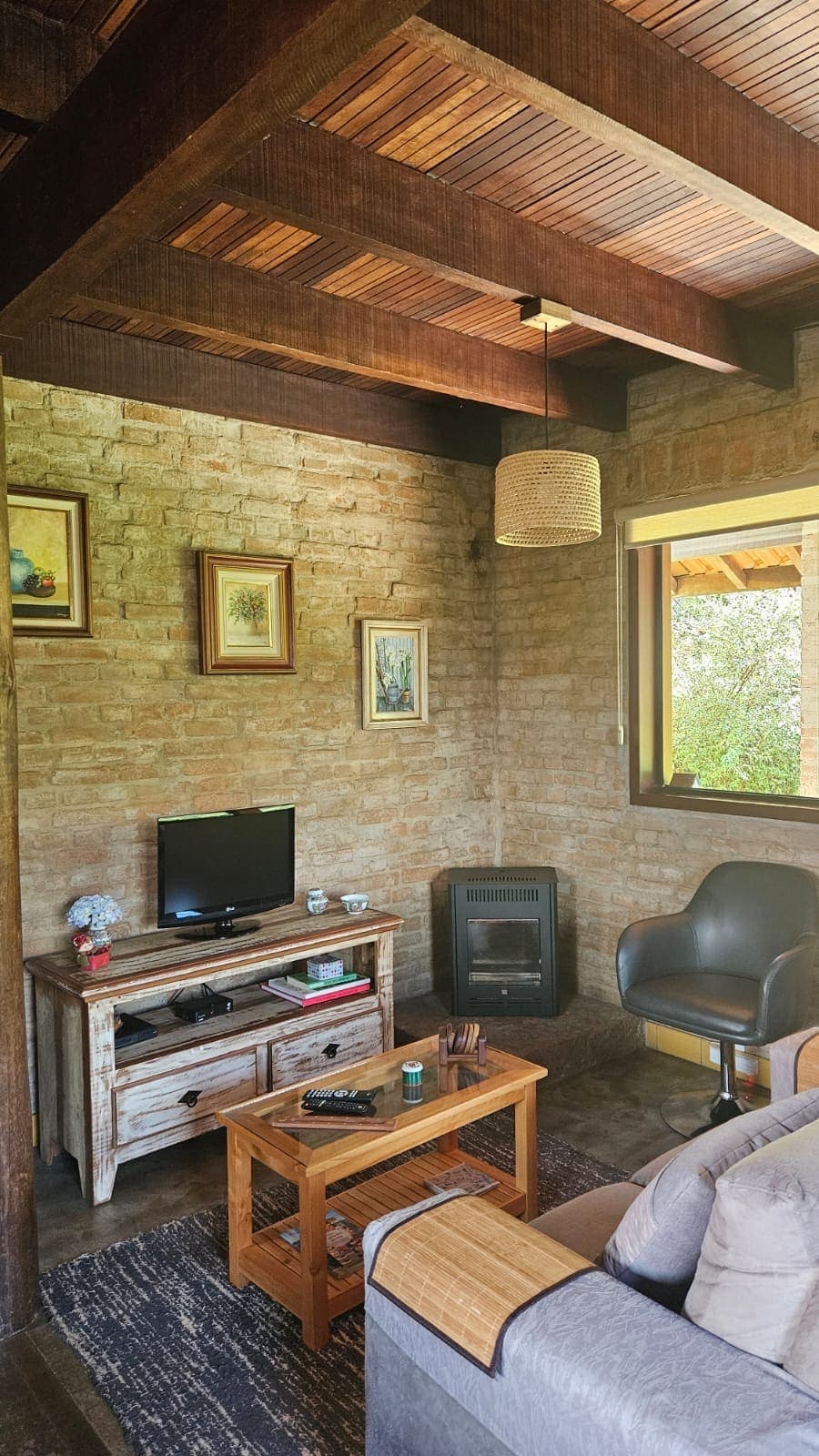 Chalé Jasmim — Lareira à alcool, 2 quartos e vista para montanhas 10